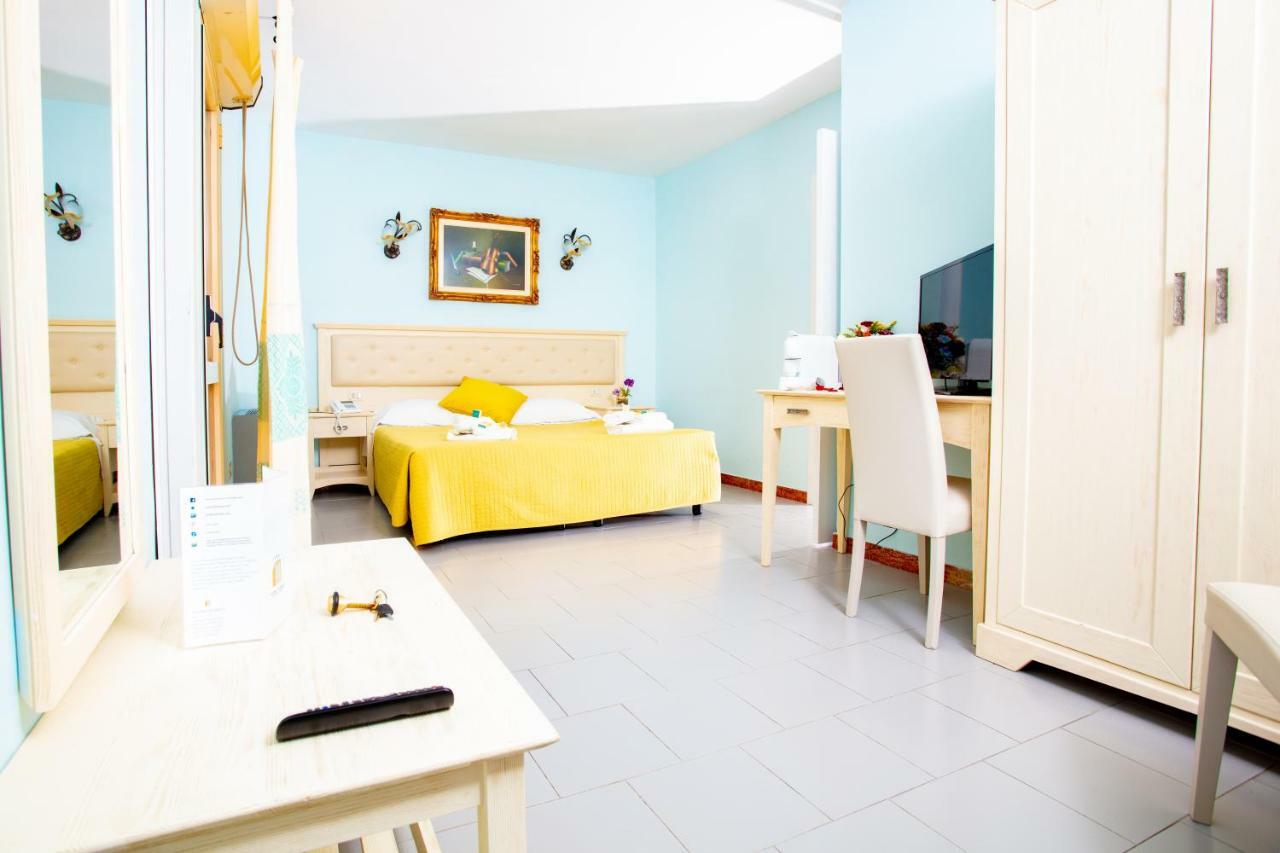 Hotel Marini サッサリ エクステリア 写真