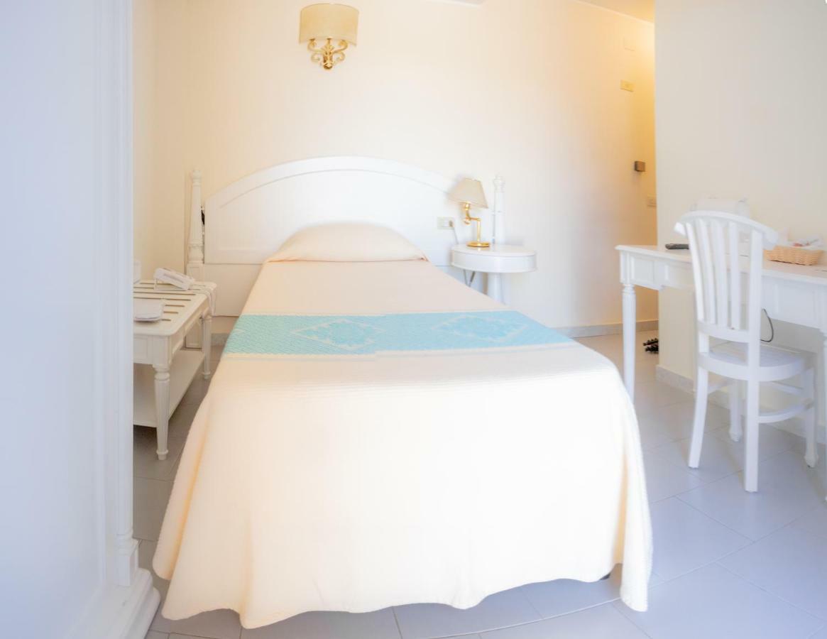 Hotel Marini サッサリ エクステリア 写真