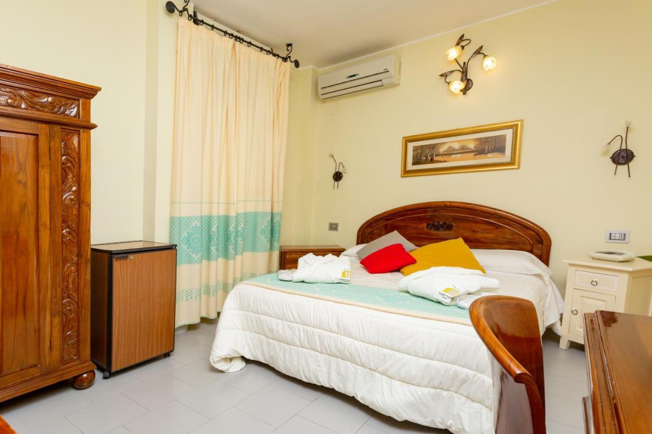 Hotel Marini サッサリ エクステリア 写真