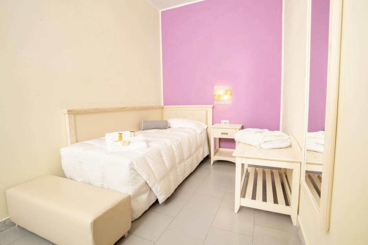 Hotel Marini サッサリ エクステリア 写真