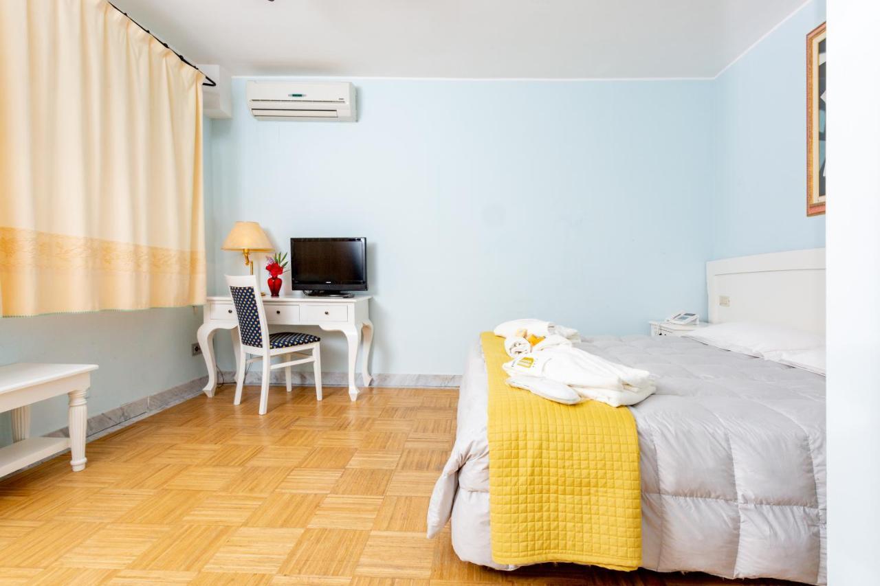 Hotel Marini サッサリ エクステリア 写真